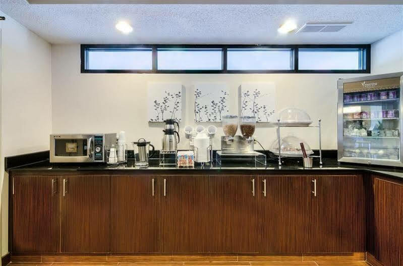 安睡中途岛机场贝德福德公园酒店 外观 照片